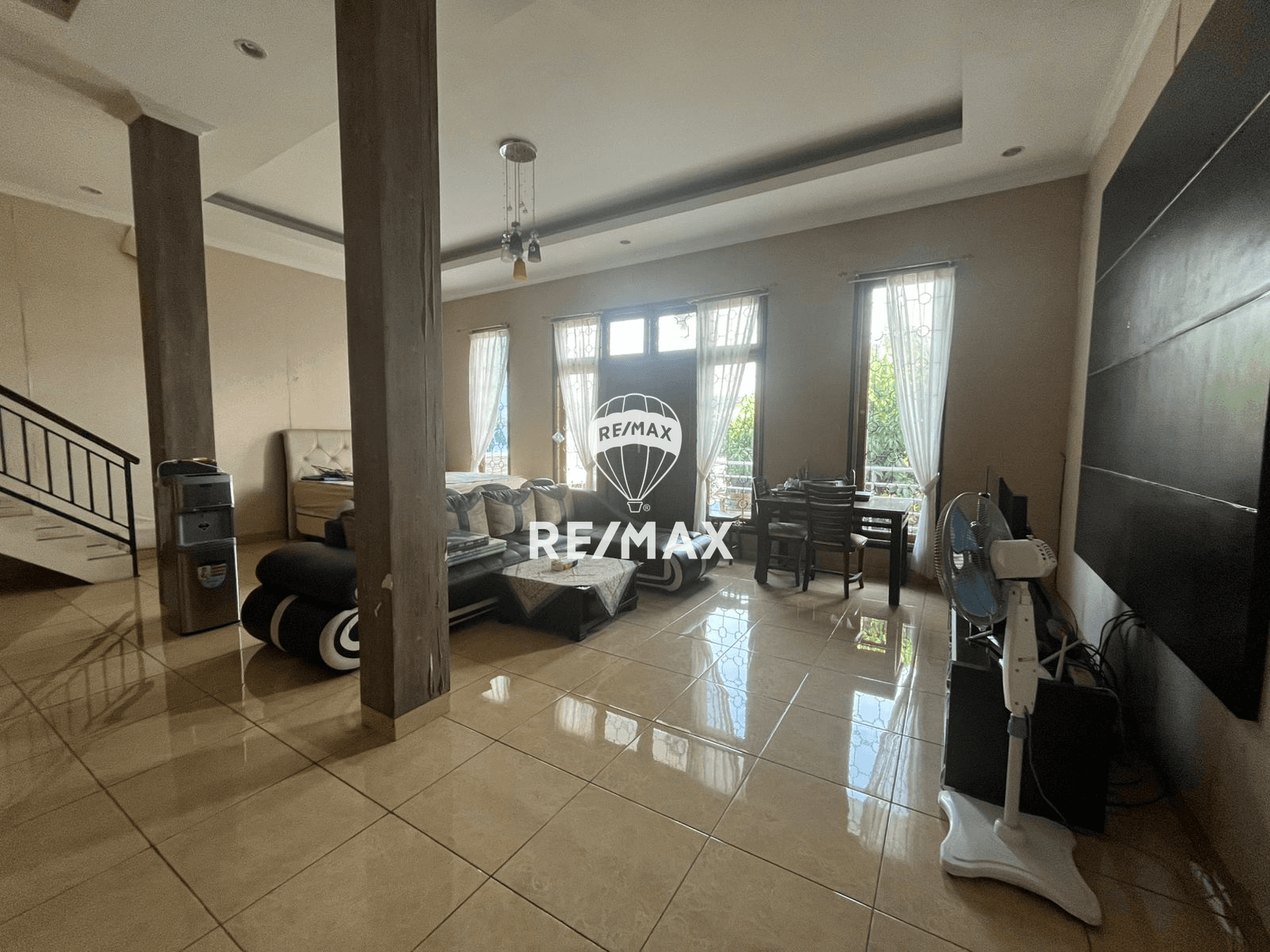 Dijual Rumah Full Furnished di Cluster Baverly Lippo Cikarang